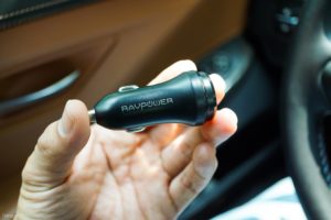 Giá đỡ điện thoại kiêm sạc không dây RAVPower Mỹ